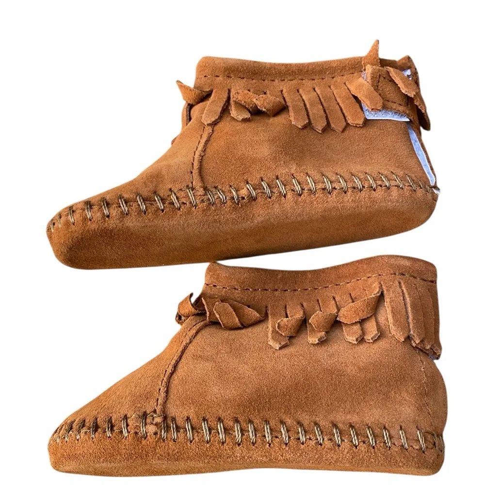 Minnetonka Children's Suede Classic Fringe Bootie size 4